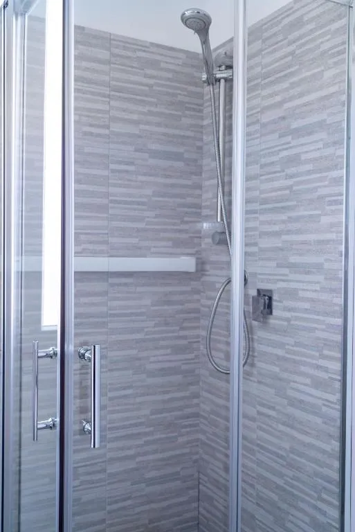 Villa Gaia agriturismo Lonato - Matrimoniale - Doccia - 1